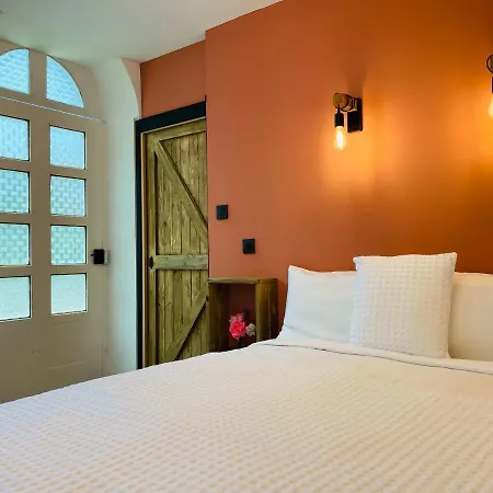 Chateau De Bruges Bed and breakfast *