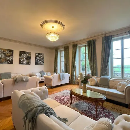 Chateau De Bruges Bed and breakfast