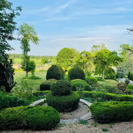 Chateau De Bruges Bed & Breakfast *