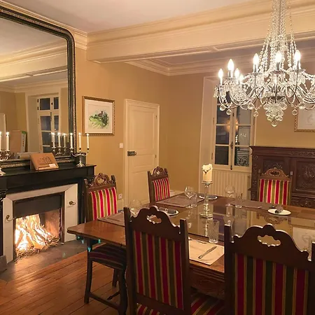 Chateau De Bruges Bed & Breakfast *
