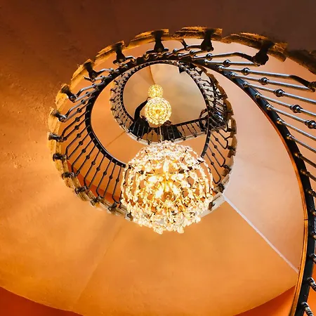 Chateau De Bruges Bed & Breakfast *